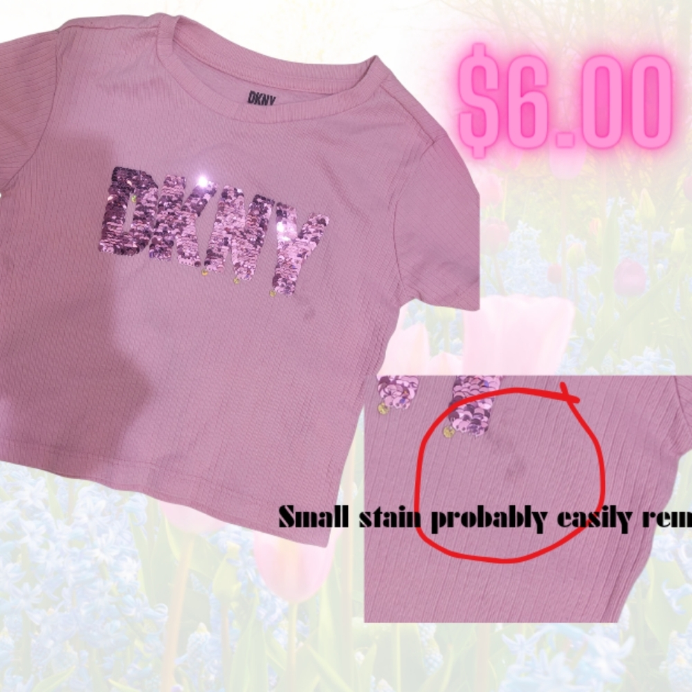 Girls DKNY t-shirt size 5 in pink
